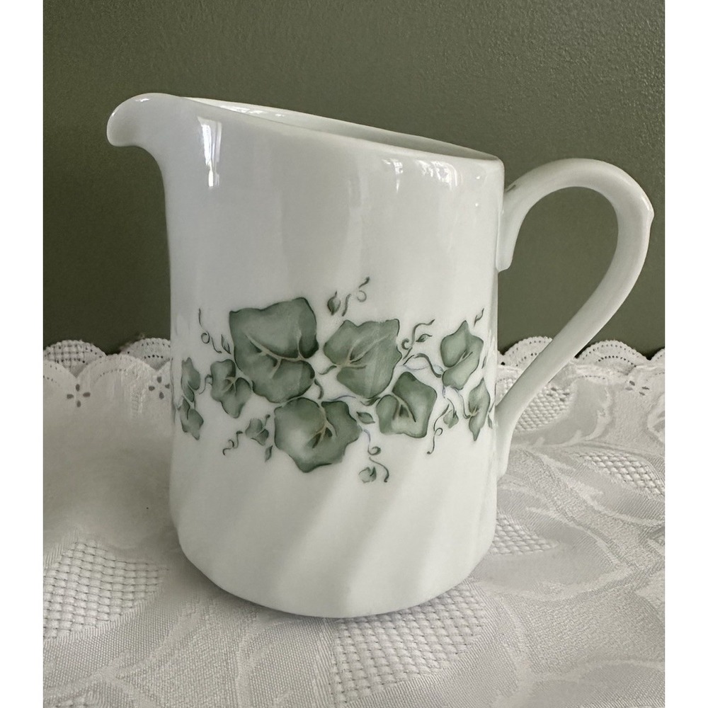 Corning Corelle Callaway Ivy Creamer White Green